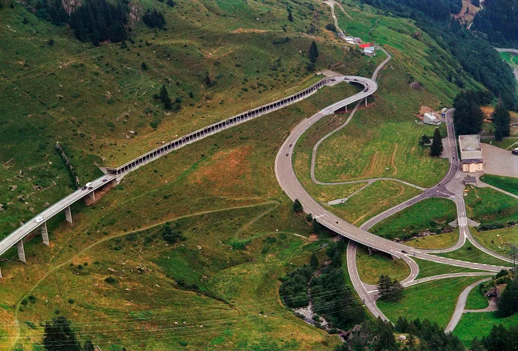 Bezpieczna podróż do serca Europy – dlaczego przewozy busem stają się wyborem numer jeden?